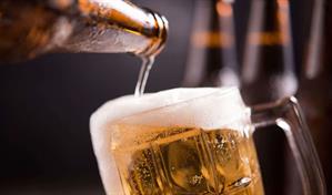 ¿Por qué la misma cerveza cuesta 200 en un colmado y 240 en otro? Esto dice la Cervecería