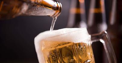 &iquest;Por qu&eacute; la misma cerveza cuesta 200 en un colmado y 240 en otro? Esto dice la Cervecer&iacute;a