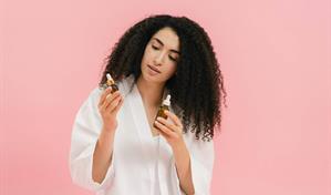 “Skin oiling”, una técnica ancestral que vuelve al mundo de la belleza