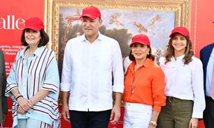 Santiago inaugura exposición "El Prado en las calles"