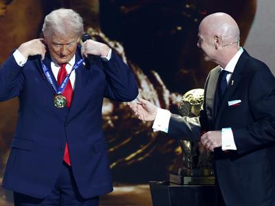 Trump recibe el primer Premio de la Paz de la FIFA