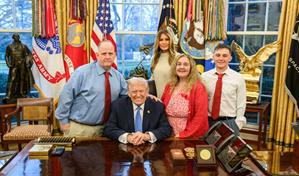 Trump se reunió con familia de soldado herido en ataque cerca de la Casa Blanca