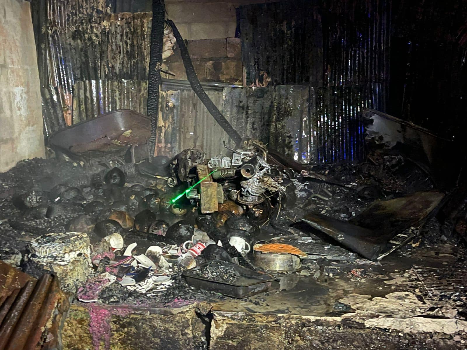 Así quedaron los enseres de las familias afectadas por el fuego.