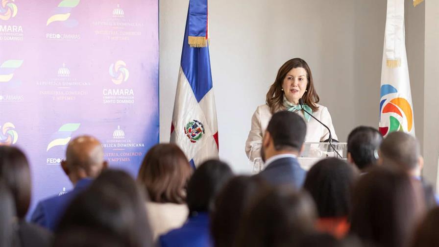 Cámara Santo Domingo capacita analistas con diplomado sobre el registro mercantil