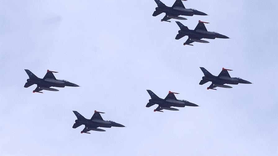 Milei presenta los aviones F-16 y asegura que los argentinos estarán más seguros