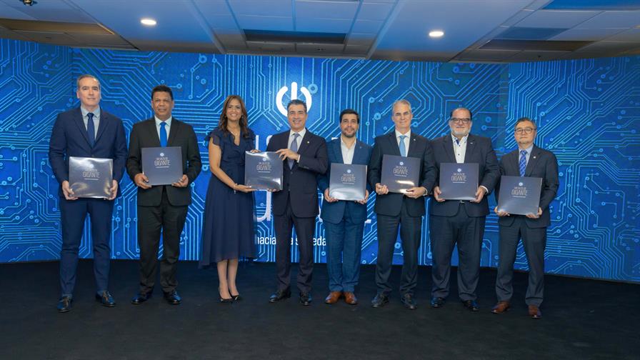 El Banco Popular presenta el libro “Un salto de gigante”