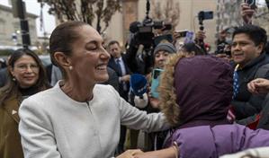 Sheinbaum reúne a cientos de miles de mexicanos para reafirmar su poder ante las críticas