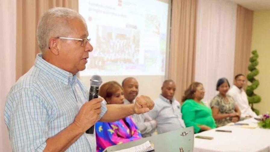 Fundaci&oacute;n Padrino rechaza declaraciones de Melanio Paredes sobre "asalto" de los barrios a las aulas