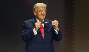 Donald Trump asegura que jugó fútbol, lo hizo bien, aunque no tanto como Cristiano o Messi