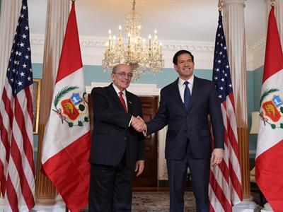 EE. UU. y Perú reafirman lucha contra el narcotráfico y cooperación