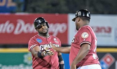 Video | Los Gigantes del Cibao logran su tercer triunfo ante las &Aacute;guilas Cibae&ntilde;as