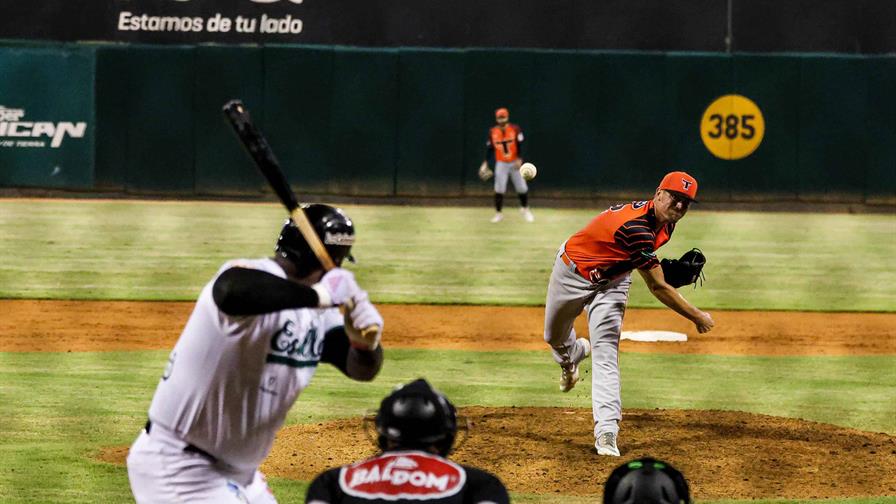 Brooks y De la Cruz encabezan paliza de Toros a Estrellas Brooks y De la Cruz encabezan paliza de Toros a Estrellas