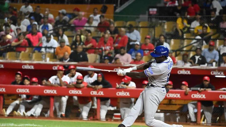 Ronny Mauricio debuta con jonrón para llevar a los Tigres a vencer a los Leones 5-3 Ronny Mauricio debuta con jonrón para llevar a los Tigres a vencer a los Leones 5-3