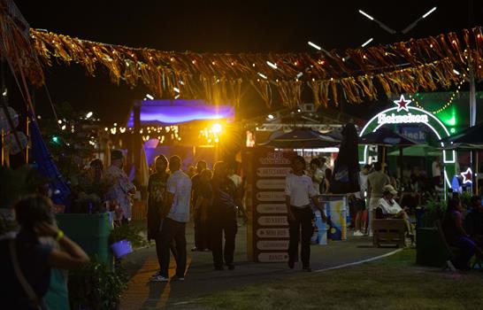 Riccie Oriach encabezó la cartelera musical de la nueva edición de 809 Mercado Riccie Oriach encabezó la cartelera musical de la nueva edición de 809 Mercado