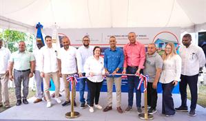 Entregan varios proyectos de electrificación rural con inversión superior a los RD$37 millones