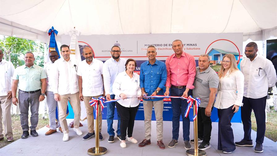 Entregan varios proyectos de electrificación rural con inversión superior a los RD$37 millones Entregan varios proyectos de electrificación rural con inversión superior a los RD$37 millones