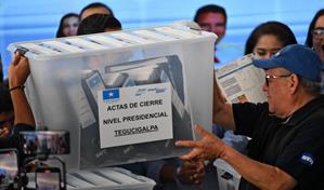 Escrutinio electoral sigue detenido en Honduras, con candidato apoyado por Trump al frente