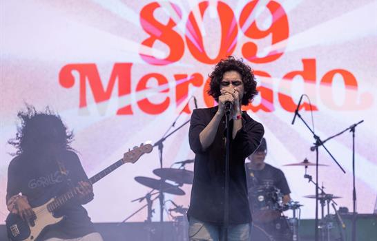 Riccie Oriach encabezó la cartelera musical de la nueva edición de 809 Mercado Riccie Oriach encabezó la cartelera musical de la nueva edición de 809 Mercado
