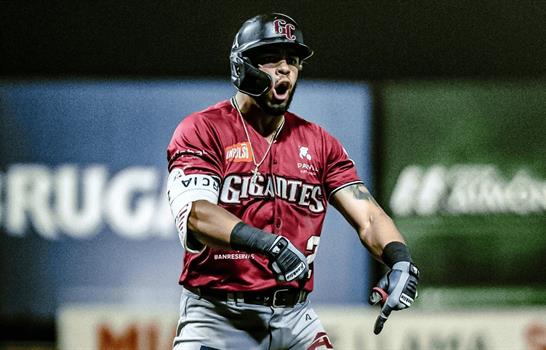 Gigantes sue&ntilde;an de nuevo con clasificaci&oacute;n al vencer a Toros en el primero de un doble juego