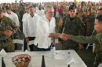 Abinader comparte almuerzo navideño con militares y le dice que se siente orgulloso de su trabajo Abinader comparte almuerzo navideño con militares y le dice que se siente orgulloso de su trabajo