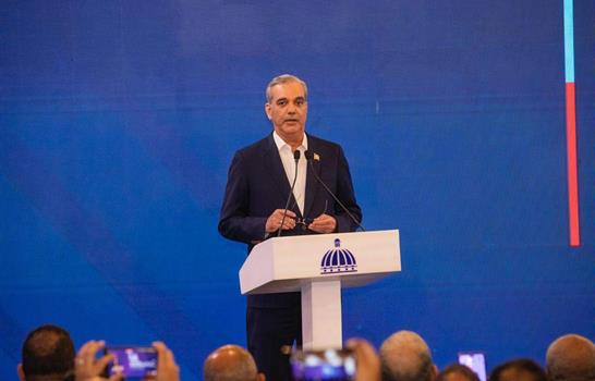 Luis Abinader anuncia "nueva etapa" de su Gobierno y advierte habr&aacute; m&aacute;s cambios