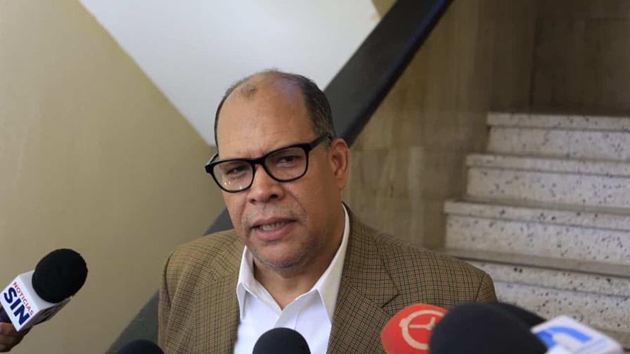 Abogados dicen falta gente por someter en caso Senasa y que algunos están colaborando en libertad