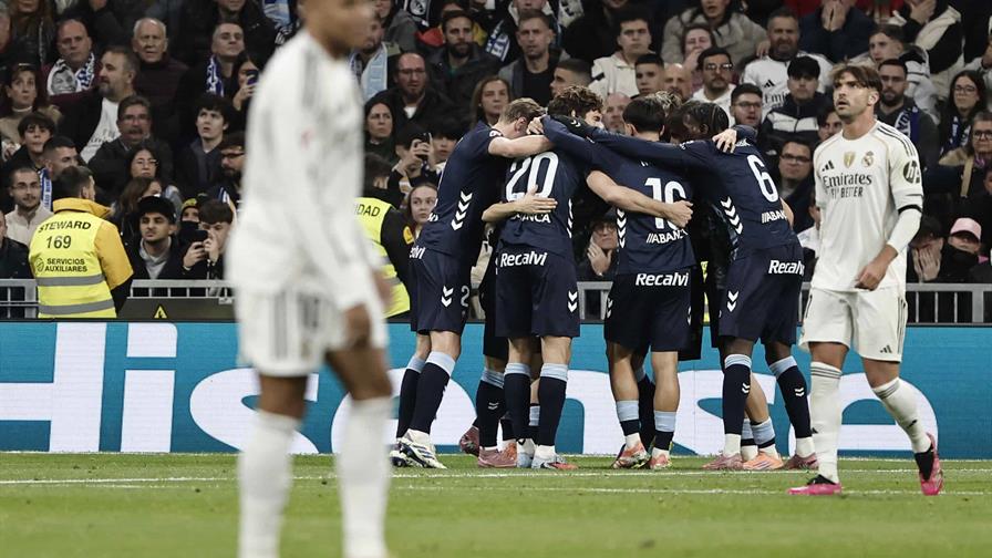 El Real Madrid se desploma ante el Celta y el Barça se aleja El Real Madrid se desploma ante el Celta y el Barça se aleja