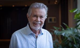 José Luis Vega: "Yo creo en las musas. Y la gran musa es la lengua misma"