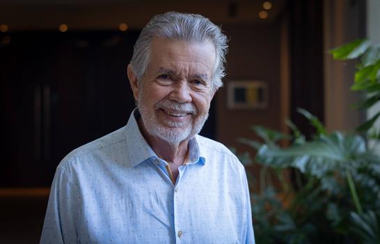 Jos&eacute; Luis Vega: "Yo creo en las musas. Y la gran musa es la lengua misma"