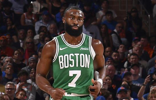 Pritchard y Brown encabezan triunfo de Celtics sobre Bulls