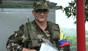 Petro dice que acusará al guerrillero más buscado de Colombia ante la CPI