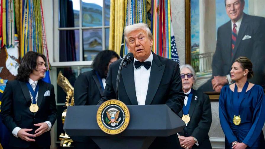 Muchos de ustedes son personas miserables: Trump ataca la audiencia en los premios Kennedy