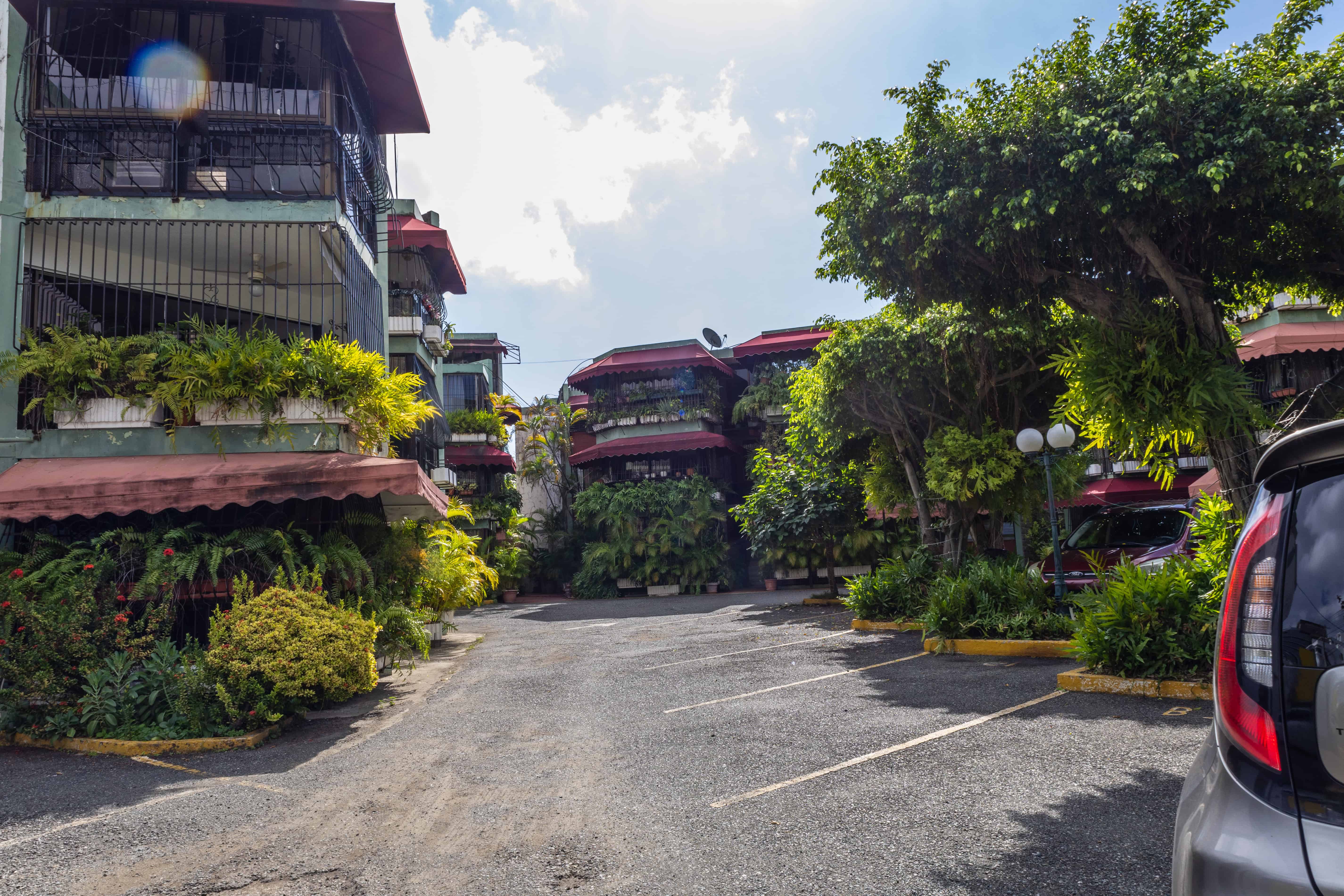 Residencial Gazcue, en la avendia Bolívar.