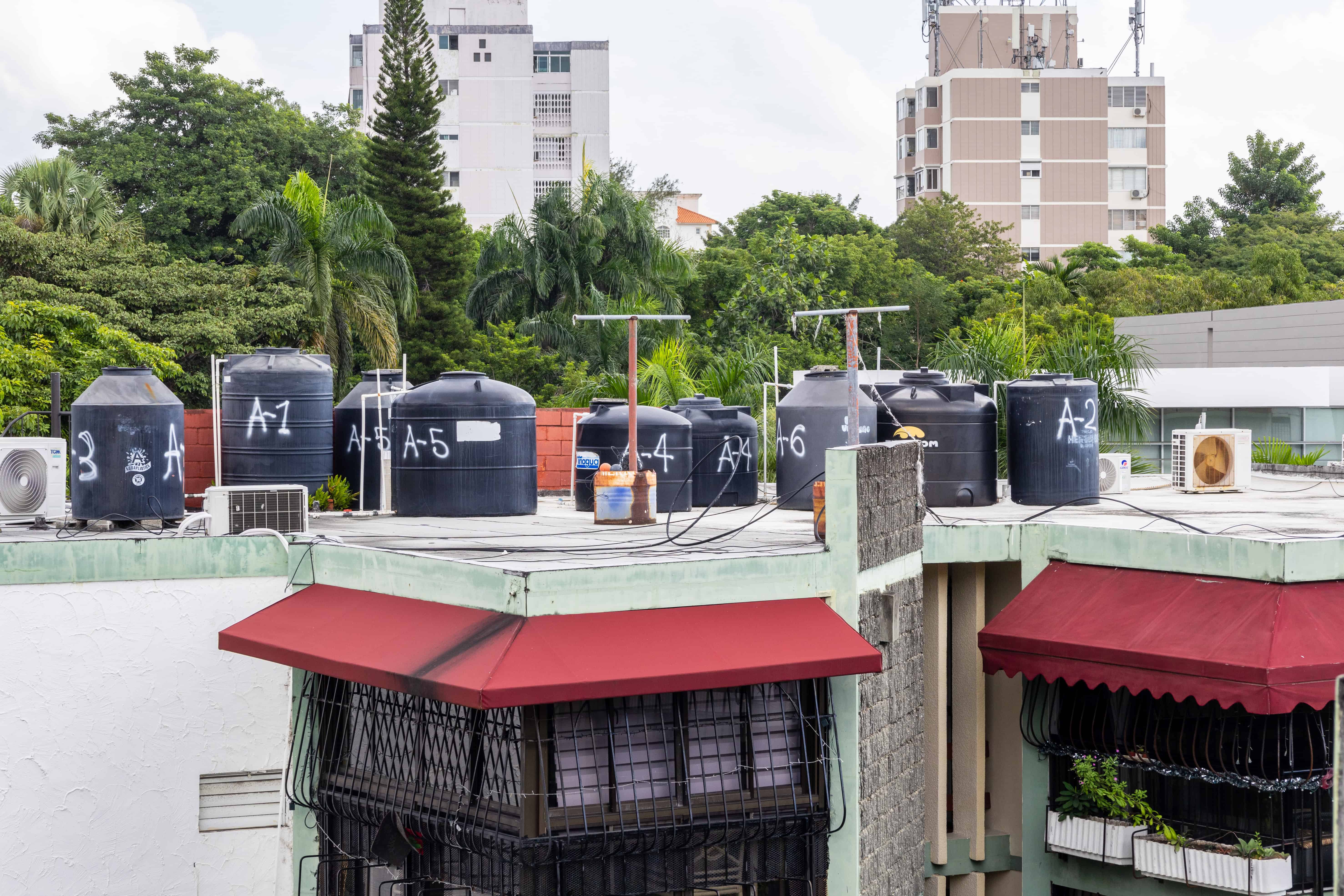 Los tinacos casi siempre permanecen vacios.