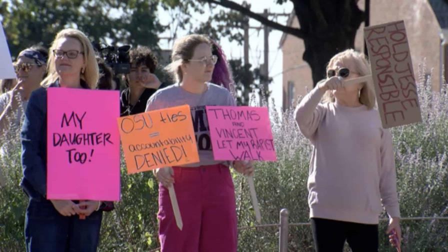 Adolescente condenado por dos violaciones en Oklahoma evita la cárcel Adolescente condenado por dos violaciones en Oklahoma evita la cárcel