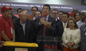 Candidato presidencial hondure&ntilde;o Nasralla denuncia "robo" a favor de rival apoyado por Trump