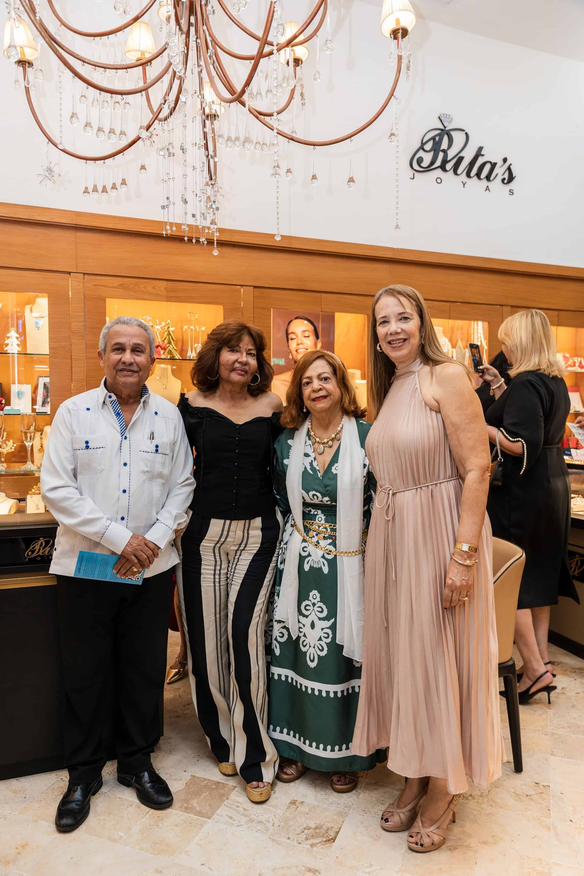 Miguel Oviedo, Eridania Jorge, Mildred Josefina Berges de Sanchez y Elizabeth Aristy.