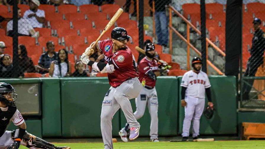 Deyvison de los Santos carga a unos Gigantes que huelen a round robin