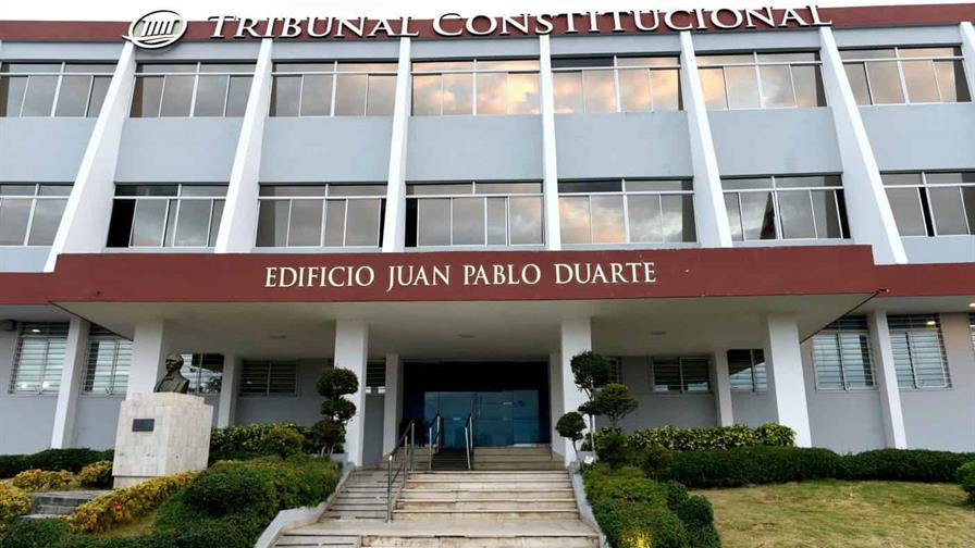 Las máximas jurídicas tempus regit actum y lex temporis actum en la jurisprudencia constitucional Las máximas jurídicas tempus regit actum y lex temporis actum en la jurisprudencia constitucional