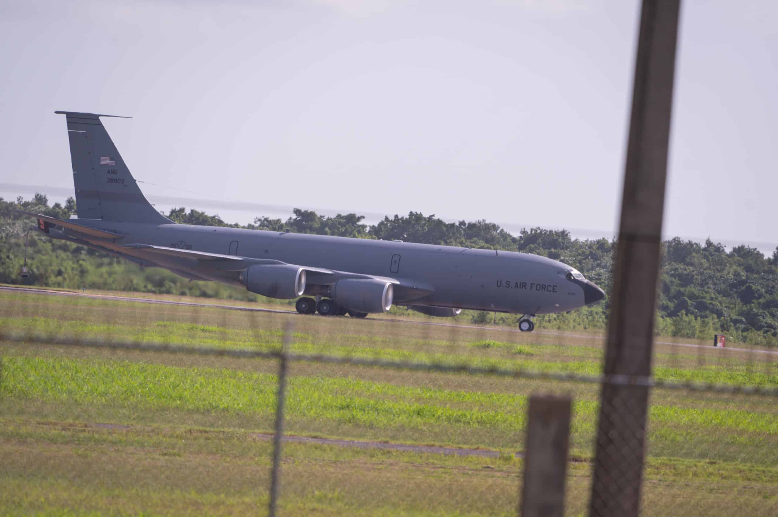 Dania AcevedoDania AcevedoEntre los aviones se pudo establecer que uno de los aviones tiene matrícula ANG 38003, se trata de El KC-135R Stratotanke