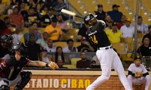 Aderlin Rodr&iacute;guez jonronea y remolca tres, &Aacute;guilas superan a Gigantes