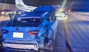 Un avión se estrella contra un carro en una autopista de Florida