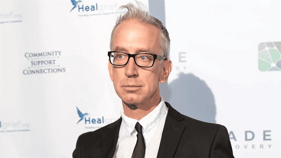 El comediante Andy Dick sufrió una aparente sobredosis en plena calle en Hollywood El comediante Andy Dick sufrió una aparente sobredosis en plena calle en Hollywood