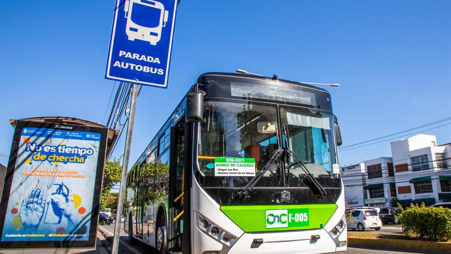 Ministro Paliza dice que en enero de 2026 operará el corredor de la avenida Independencia