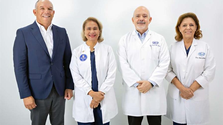 El Instituto Dermatológico celebra la Navidad con un "Abrazo Solidario" El Instituto Dermatológico celebra la Navidad con un "Abrazo Solidario"