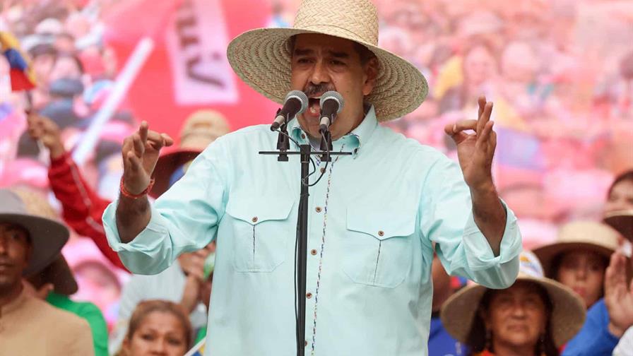 Maduro pide estar preparados para partirle los dientes a EE. UU. si hiciera falta Maduro pide estar preparados para partirle los dientes a EE. UU. si hiciera falta