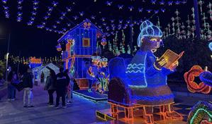 Medellín enciende más de ocho millones de luces para celebrar la Navidad