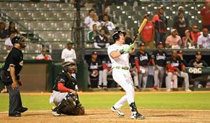 Con jonrón decisivo de Josh Lester, las Estrellas dejan en el terreno a los Leones