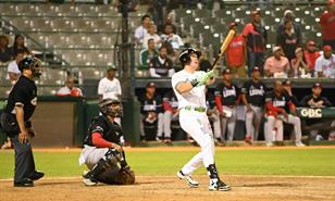 Con jonr&oacute;n decisivo de Josh Lester, las Estrellas dejan en el terreno a los Leones