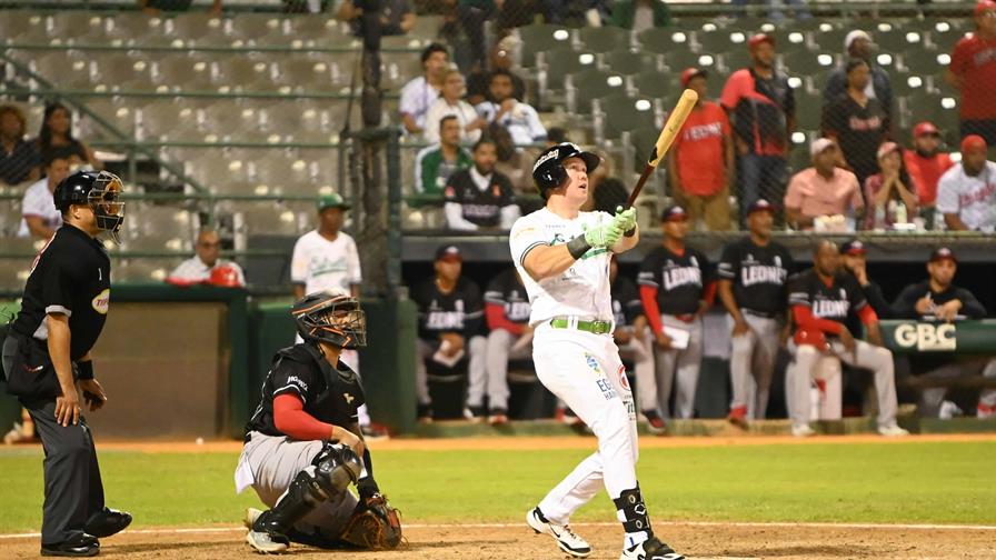 Con jonrón decisivo de Josh Lester, las Estrellas dejan en el terreno a los Leones Con jonrón decisivo de Josh Lester, las Estrellas dejan en el terreno a los Leones